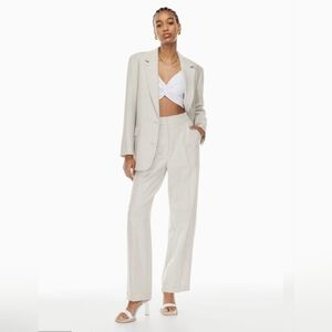 NWOT Aritzia Wilfred Effortless Pant in Heather Cloud White. Size 6